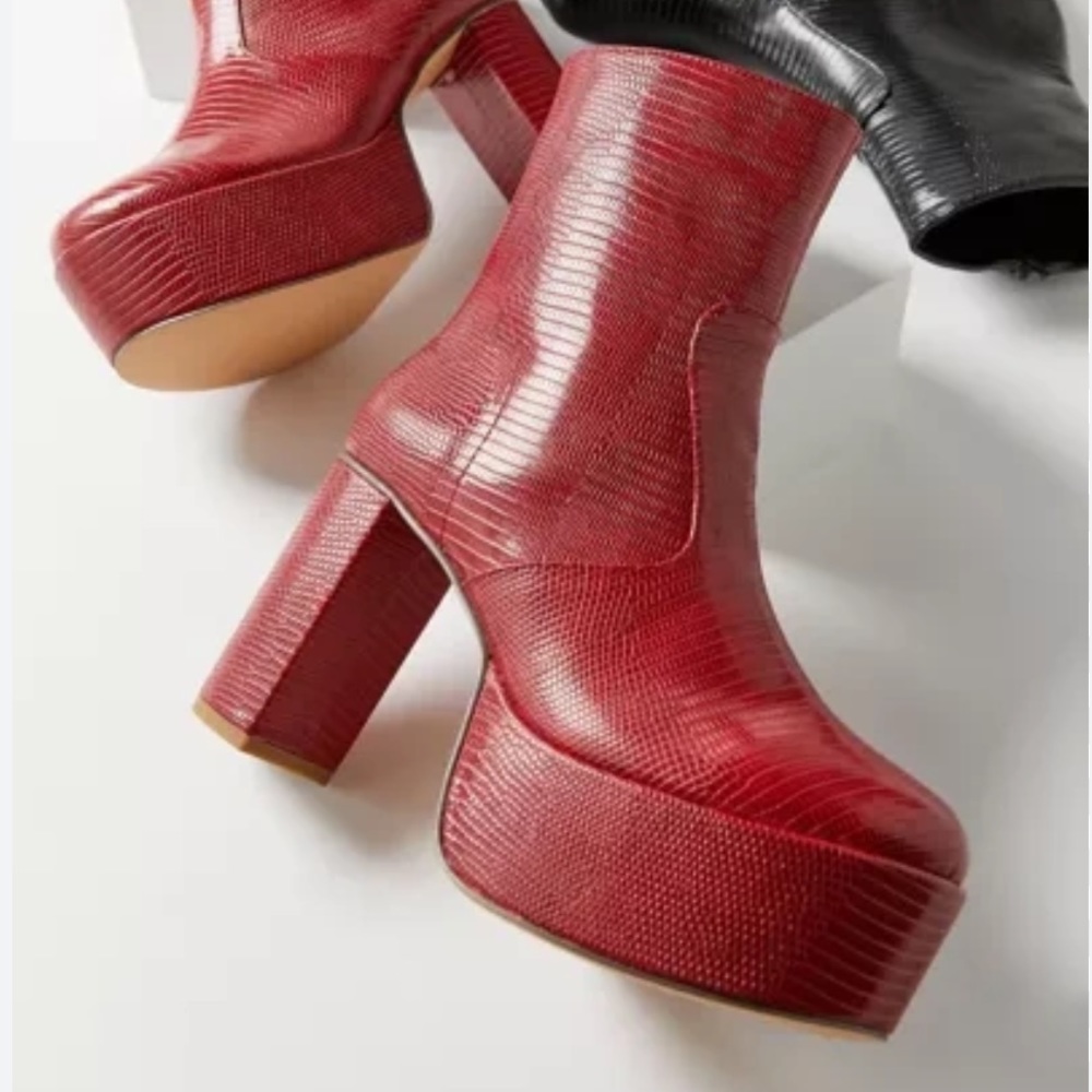 Urban Outfitters Red Vegan Leather Snake Chunky Platform Spice Girl Mel Boots 8
